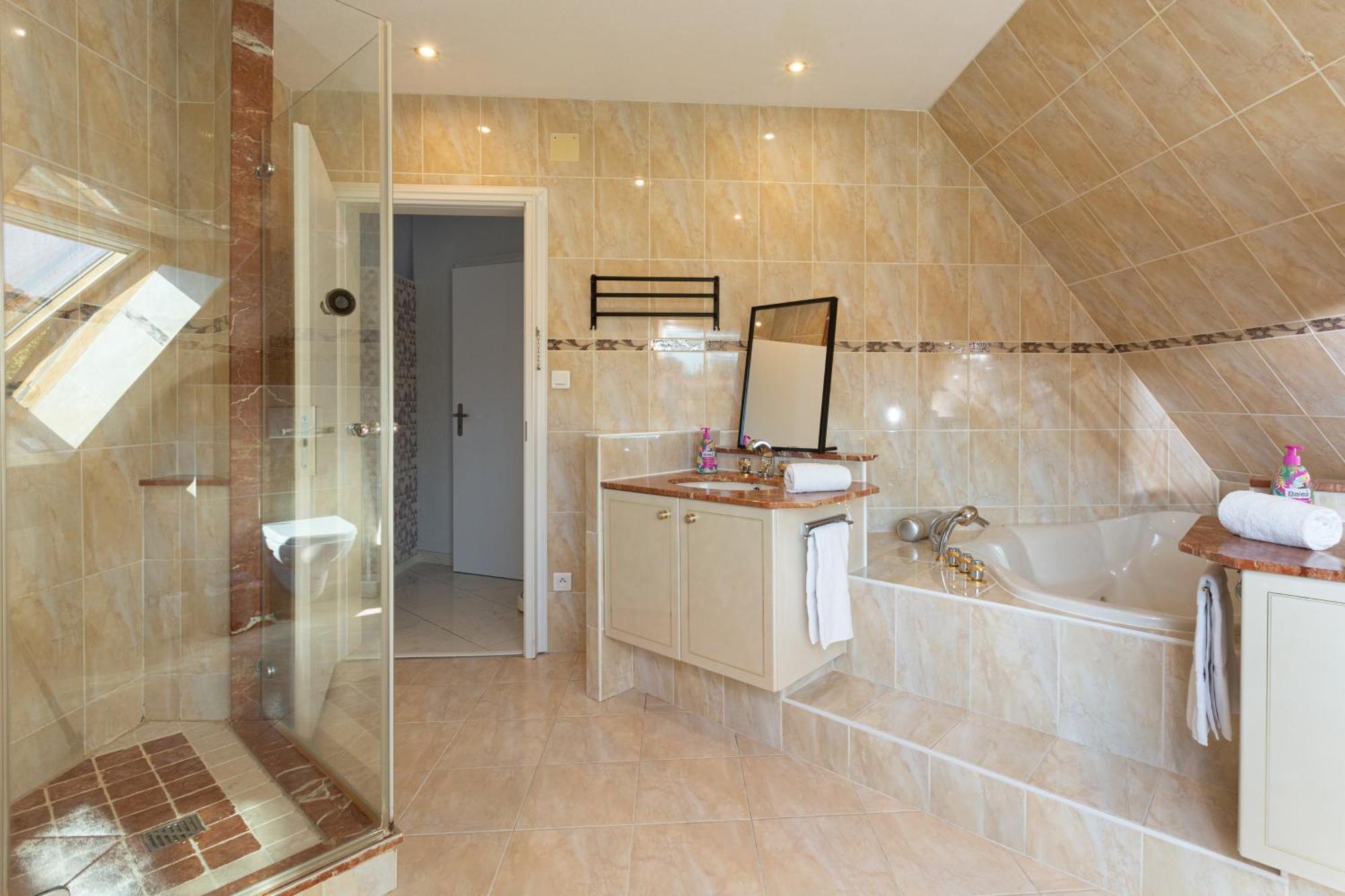 Gites Spa Strasbourg - Villa Ours - Spa Prive, Sauna, Borne D'Arcade, Babyfoot Ittenheim Ngoại thất bức ảnh